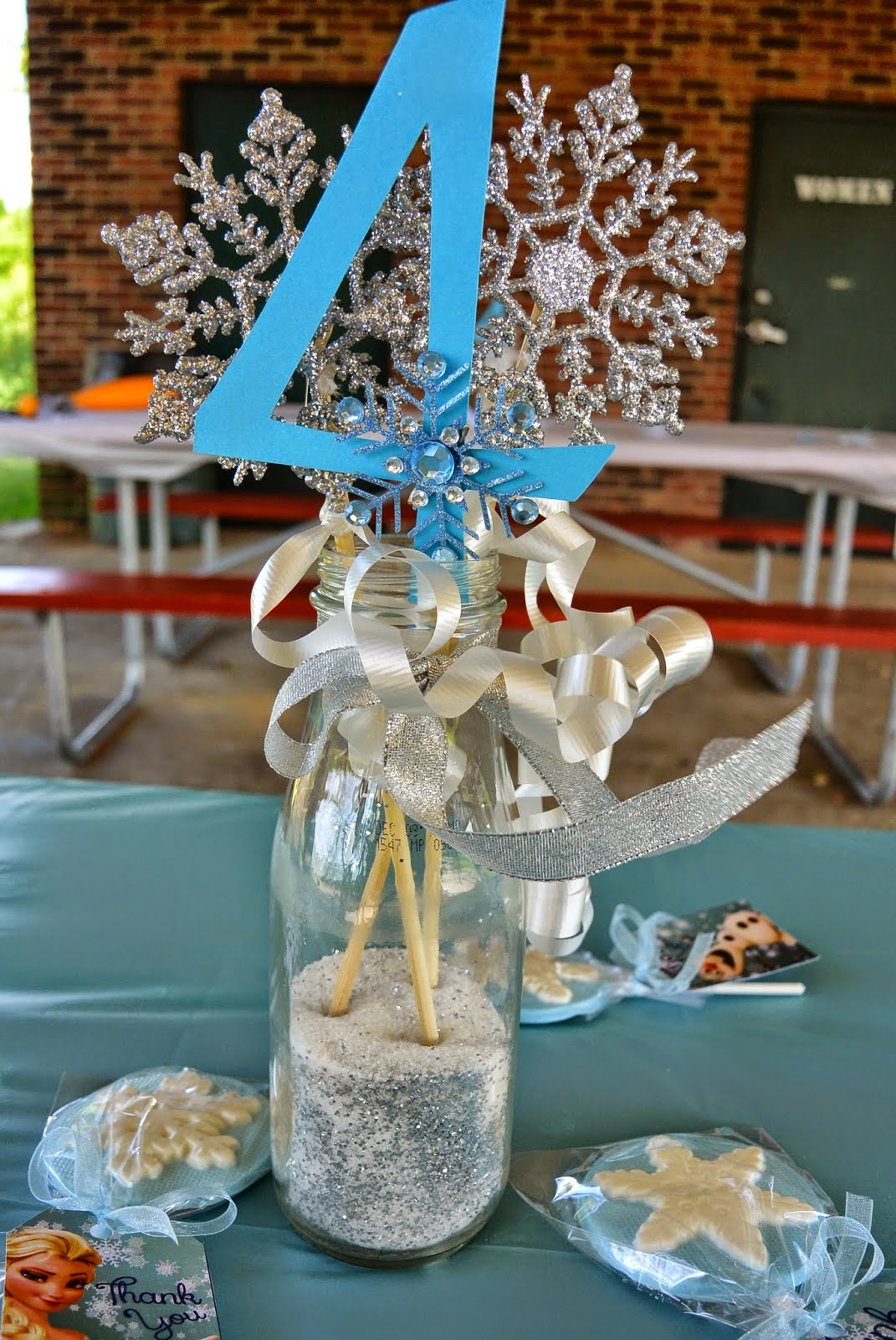 Decoração: centro de mesa com tema Frozen! - Guia Tudo Festa - Blog de