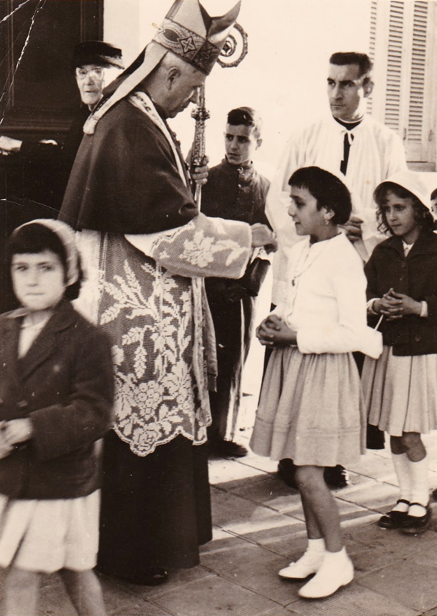 1959 : visite de l'Evêque d'Oran, Mgr Lacaste...