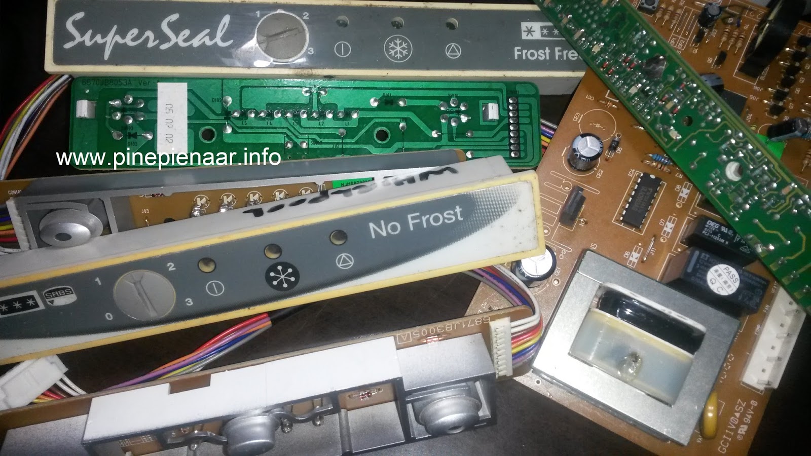 All APPLIANCES_____ Frost Free refrigerator Red light flashing
