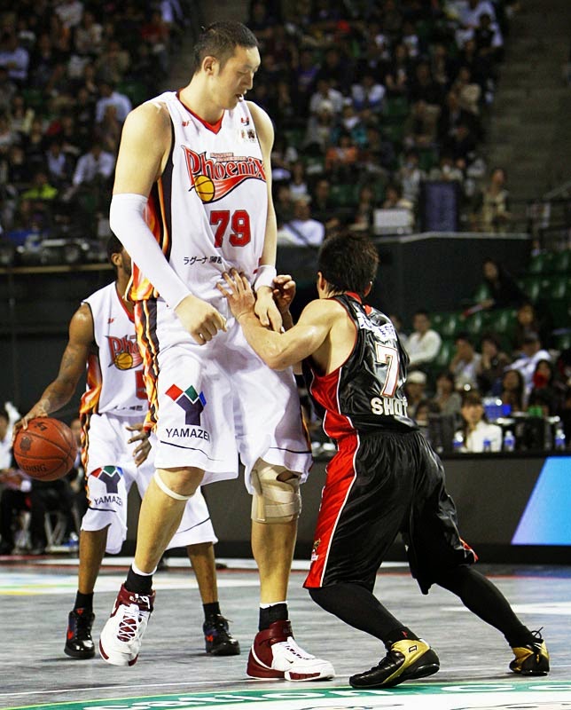 Os jogadores de basquete mais altos do mundo, Esportes