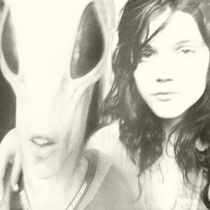 SOKO_cover Soko – I Thought I Was An Alien [8.2]