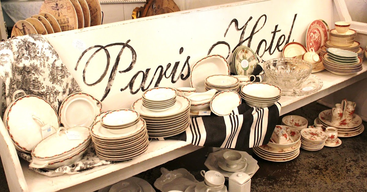 common ground Robin's Vintage Suitcase