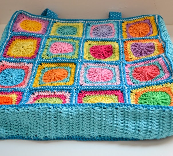 ElealindaDesign Generationenprojekt GrannySquareTasche