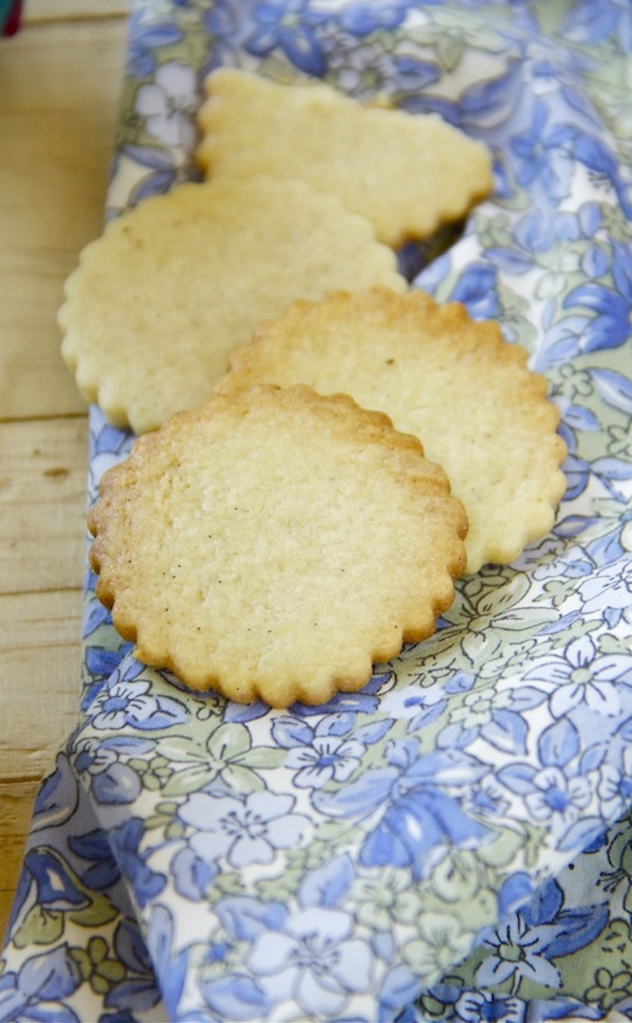 Thyme Vanilla Shortbread Cookies