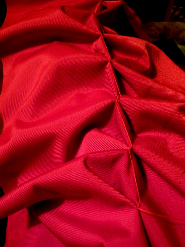 four square walls tutorial how to make a round pintuck pillow