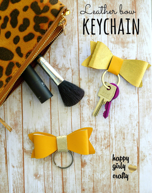 faux leather bow keychain!