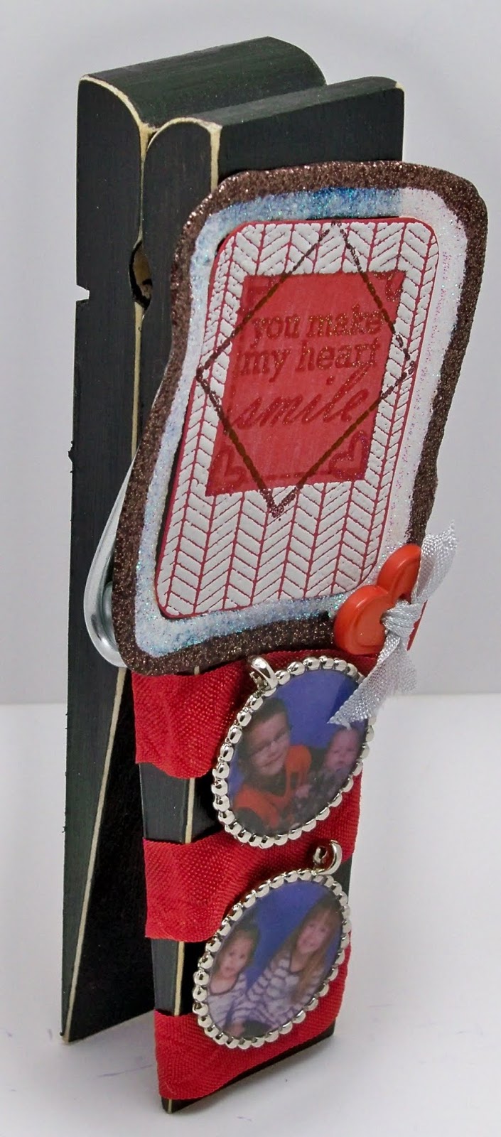 **Oma's Crafts** Clothes Pin Note Holder
