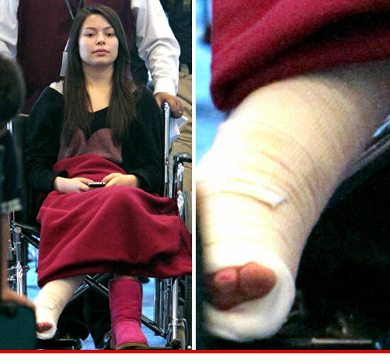 Miranda Cosgrove accidente piernas legs demanda desfigurada fans peru