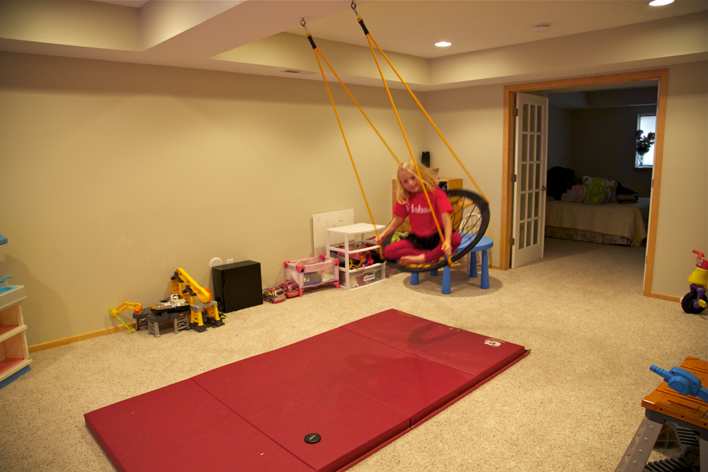 Holly's Arts and Crafts Corner DIY Project Basement Bungee Swing