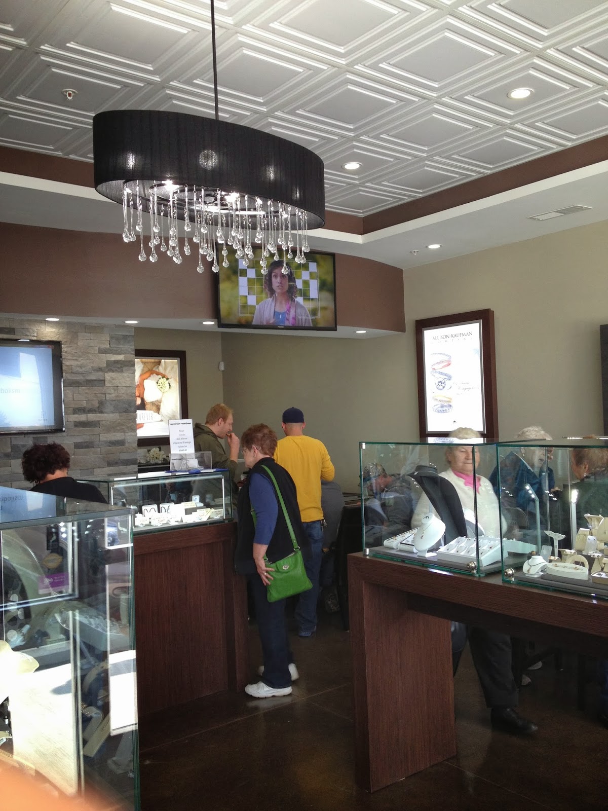 FORT THOMAS MATTERS Ft. Thomas Jewelers Opens Grandly in Highland Heights