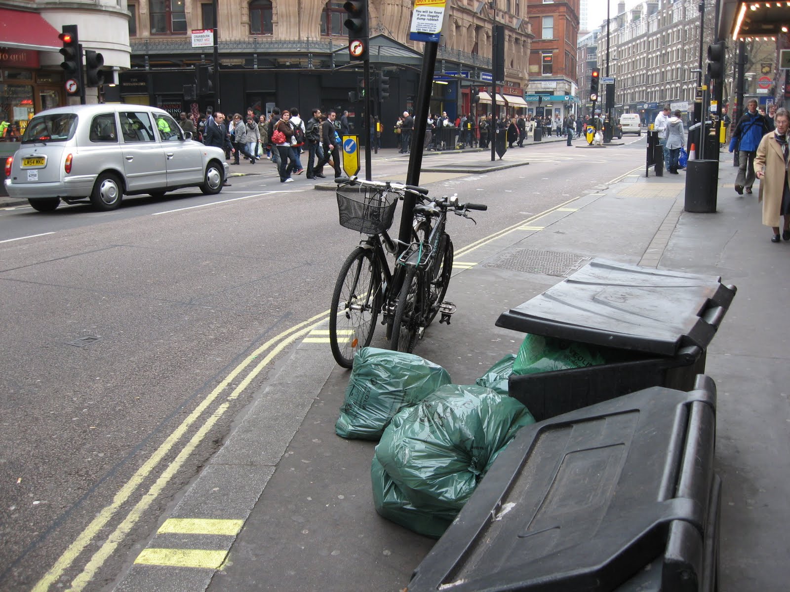 Crap Cycling & Walking in Waltham Forest Cycle parking in central London