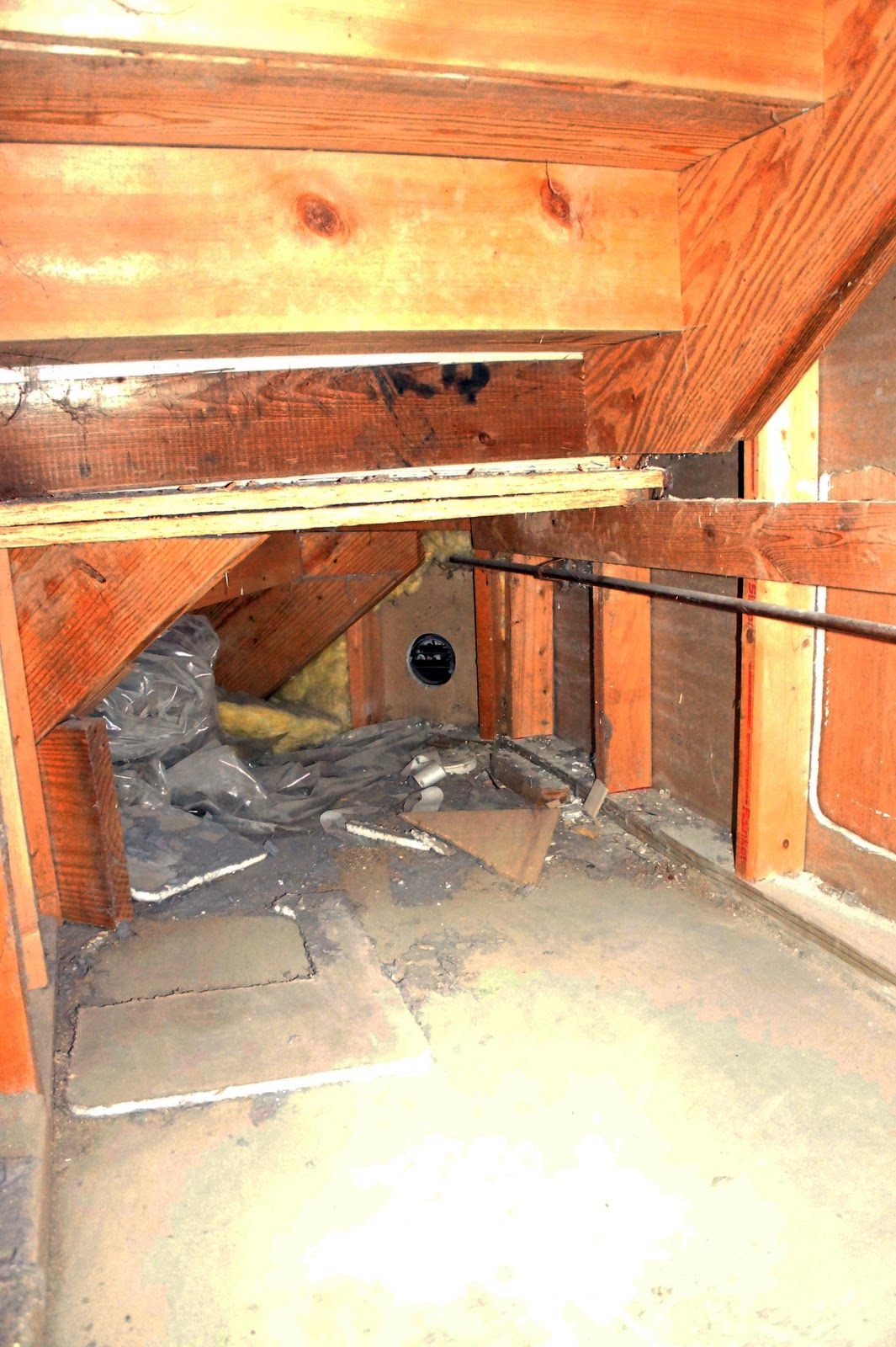 diy playhouse under stairs