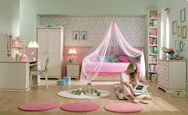 рожева кімната для підлітка дівчини