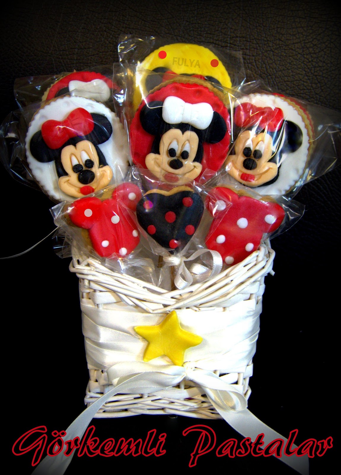GÖRKEMLİ PASTALAR Minnie mouse kurabiye