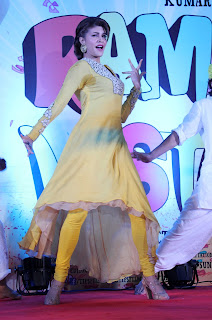 Jacqueline& Girish performs at 'Ramaiya Vastavaiya' song launch