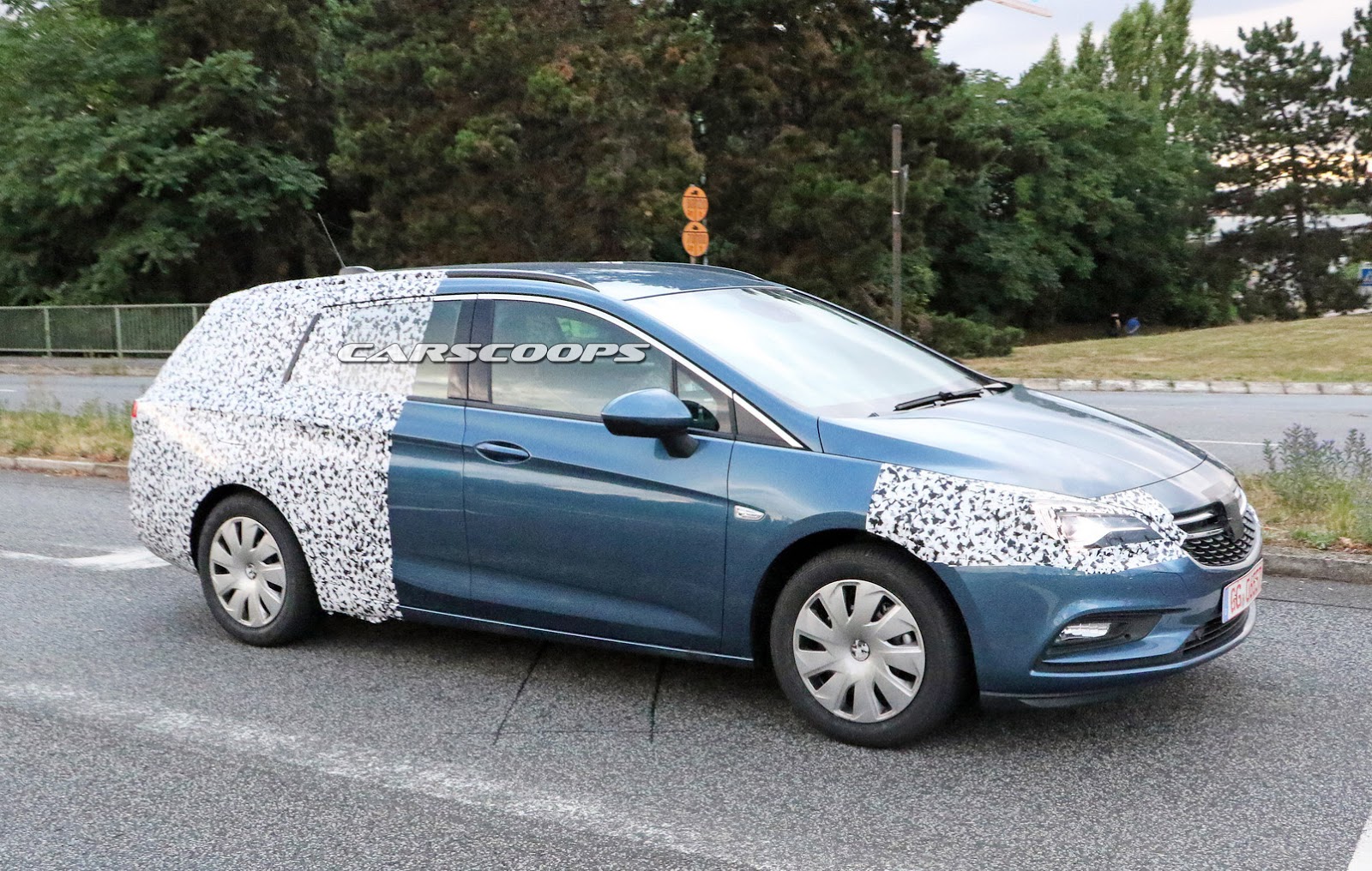 New-Opel-Astra-ST-3.jpg