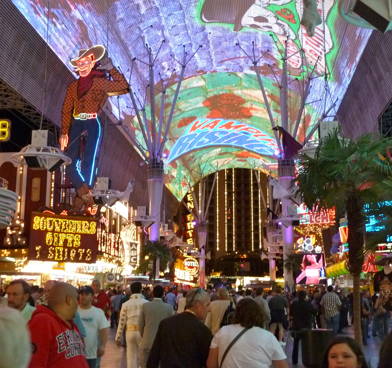 Traveling in our 5th Wheel: The Fremont Street Experience