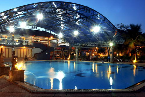 Kolam renang hotel