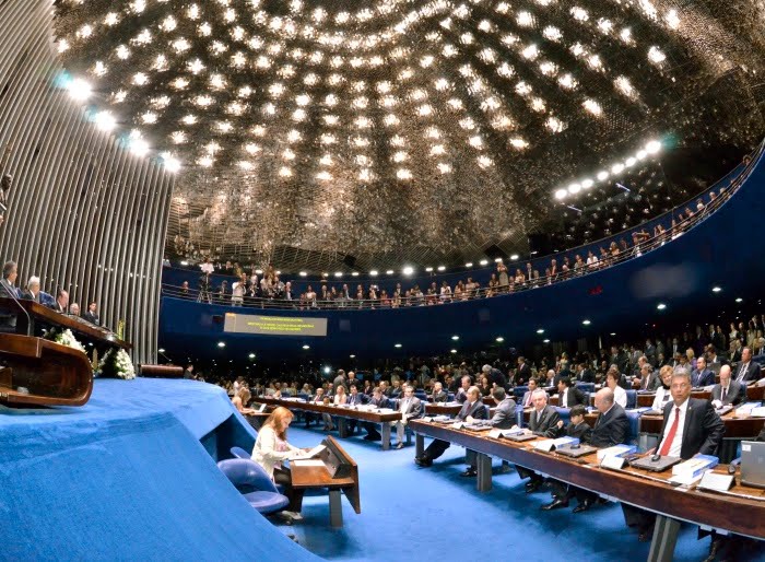 http://1.bp.blogspot.com/-uxtoQ3cOSHs/TVkNWr5zEMI/AAAAAAAAVe0/PN5CjamK-IY/s1600/posse%2Bsenado%2B.jpg