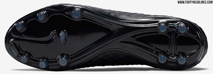 nike hypervenom phantom 1 blackout