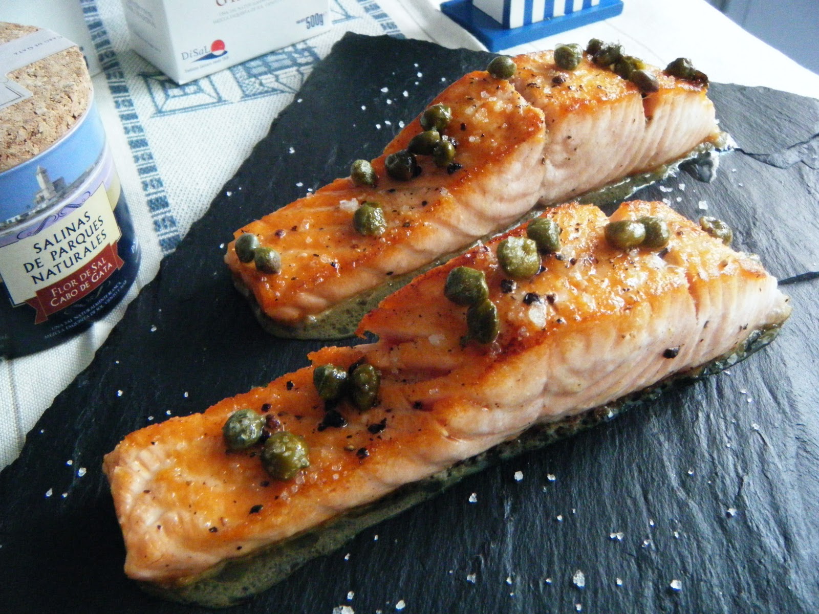 Salmón con Alcaparras, Eneldo y Flor de Sal del Cabo de Gata Las