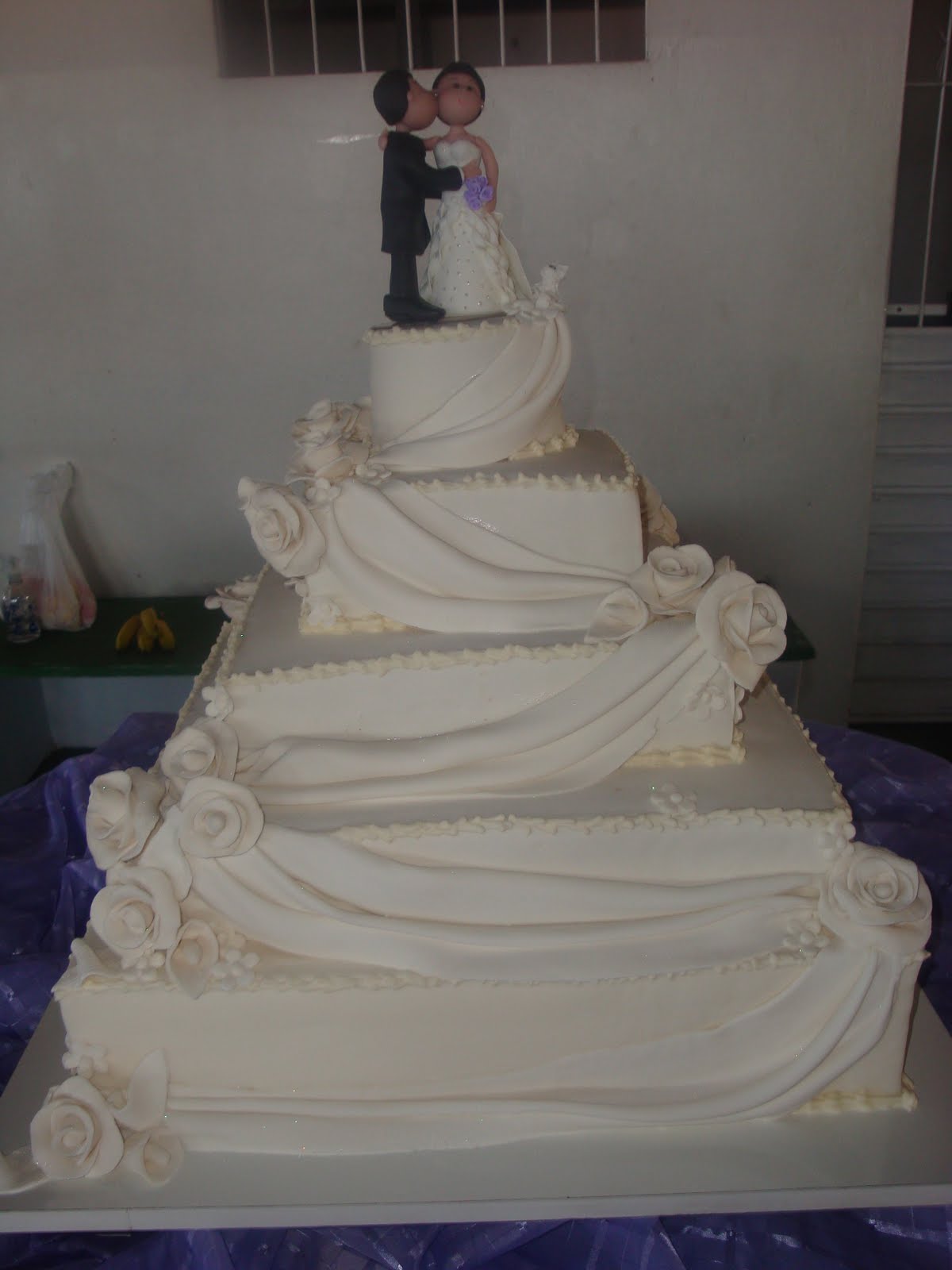 Bolos Decor’s: BOLO DE CASAMENTO QUADRADO
