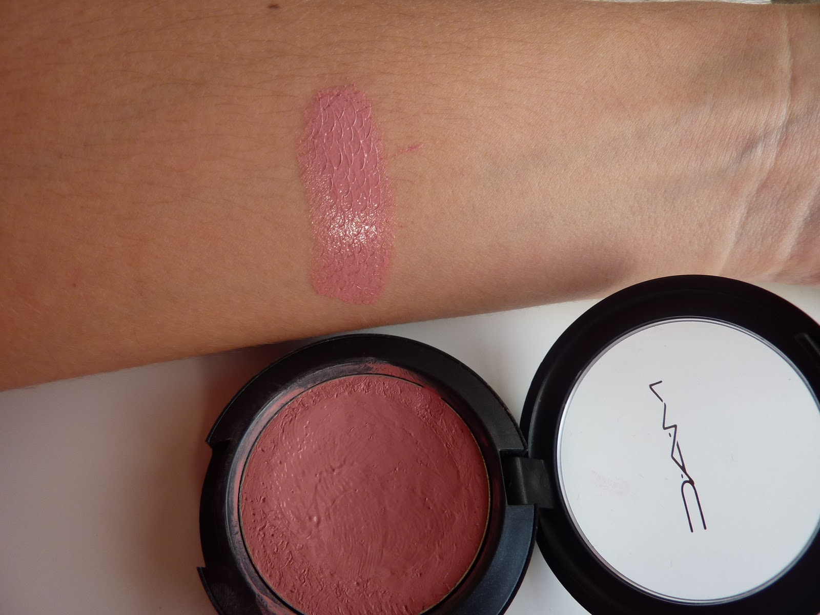 BEAUTY & LE CHIC Best Cream Blush EVER... MAC Blushcreme in Ladyblush