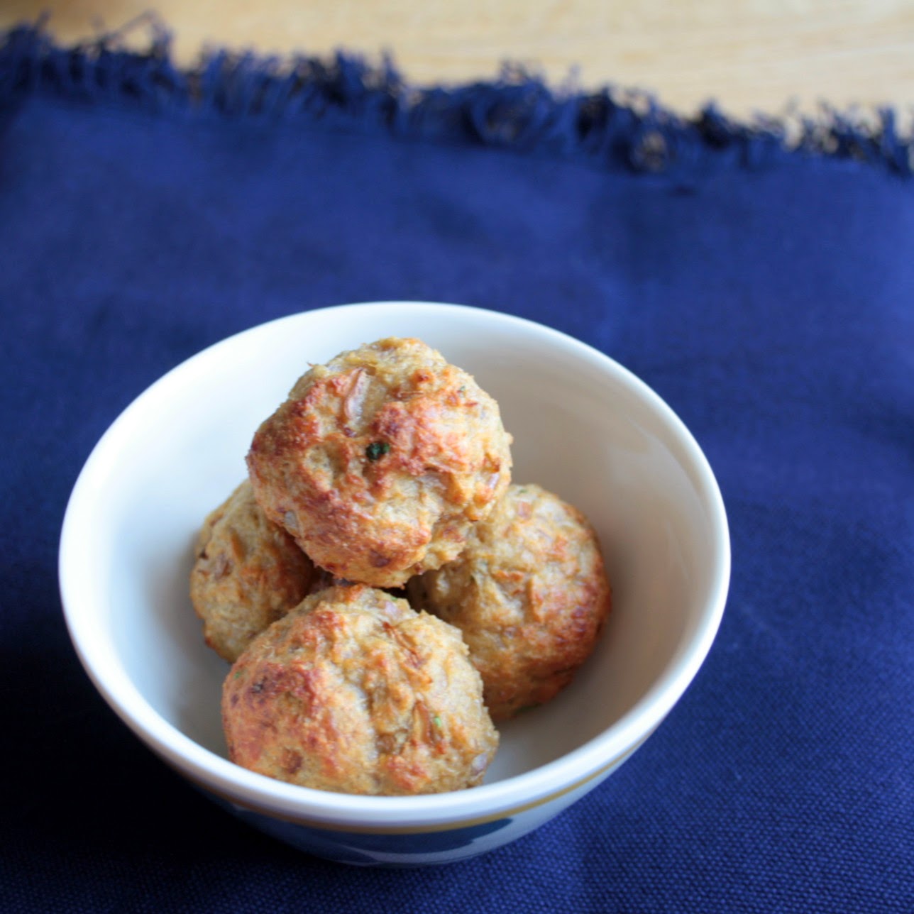 Mexican inspired turkey meatballs - these low fat balls are made with coriander,cumin,chilli and onion for a Mexican twist on the classic beef recipe.