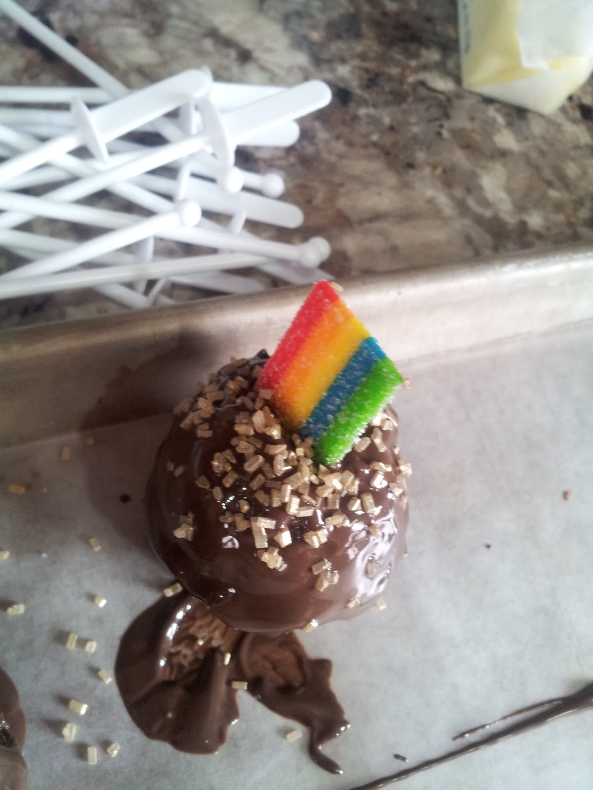 Working Mom Wonders Pot of Gold Cake Pops and Cupcakes Working Mom Wonders Pot of Gold Cake Pops and Cupcakes