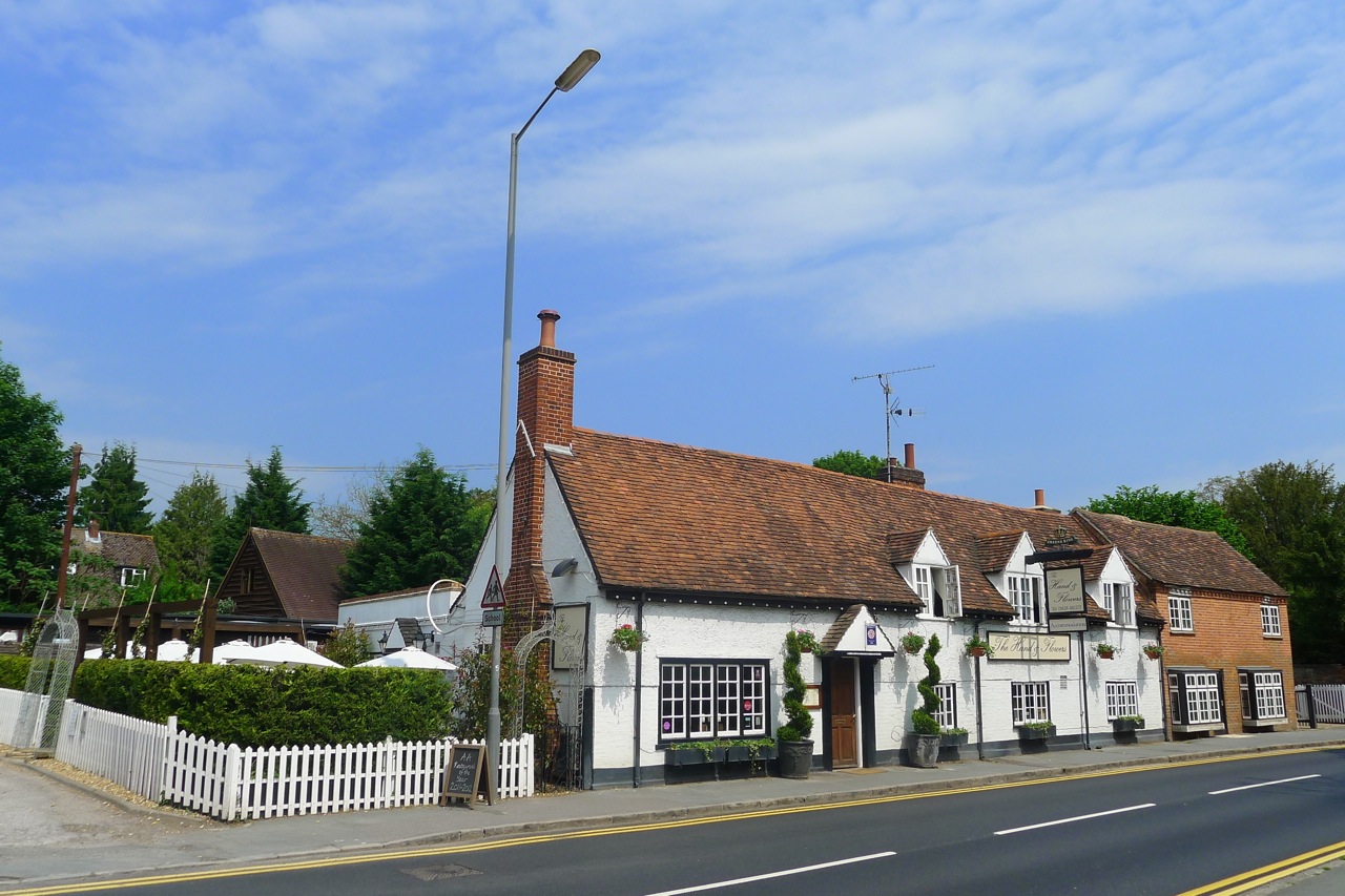 HUNGRY HOSS Hand and Flowers, Marlow