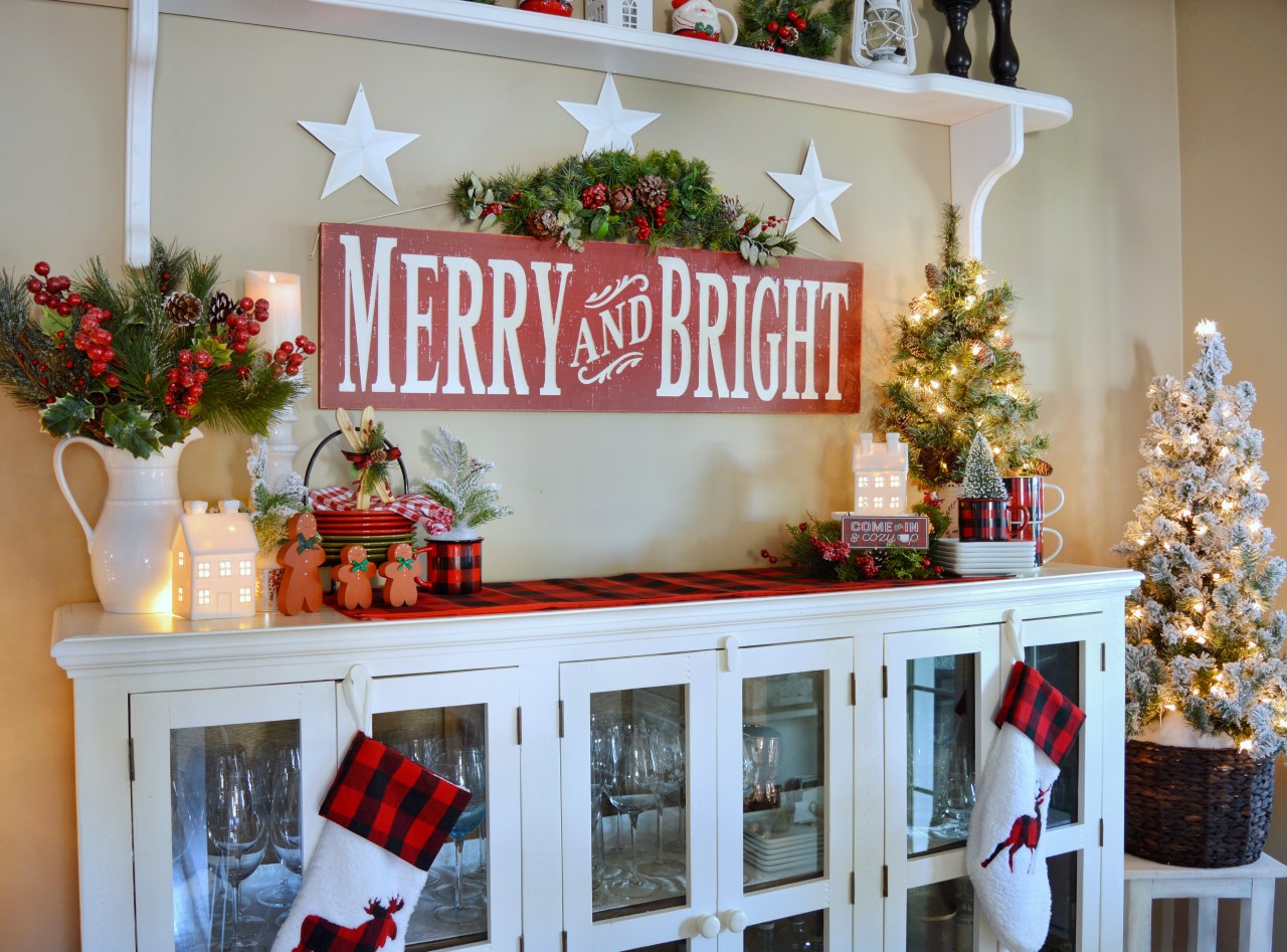 Merry & Bright Kitchen Sideboard Decor