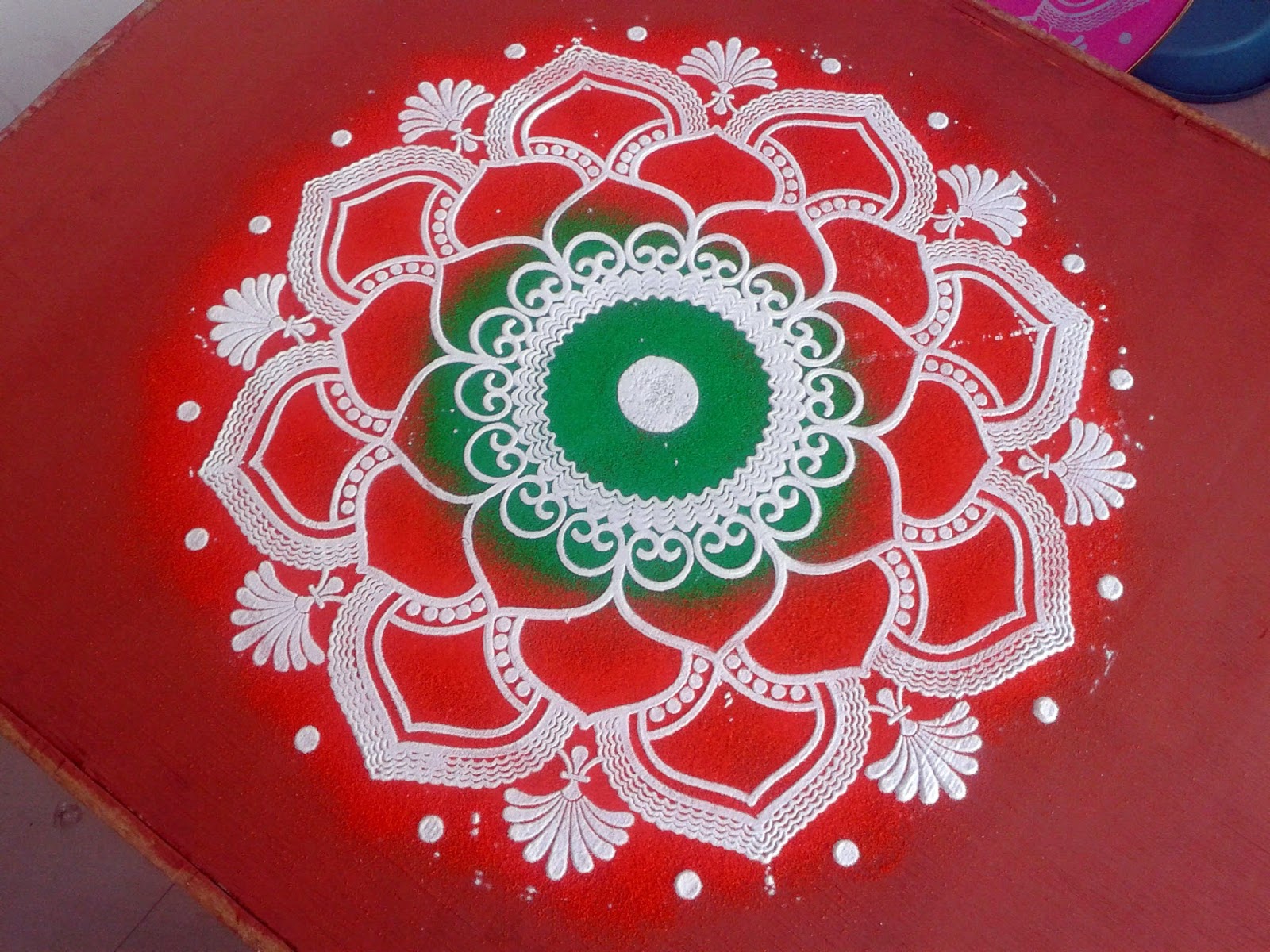 Diwali Rangoli , Kolam , Designs Images making rangoli designs using stencil
