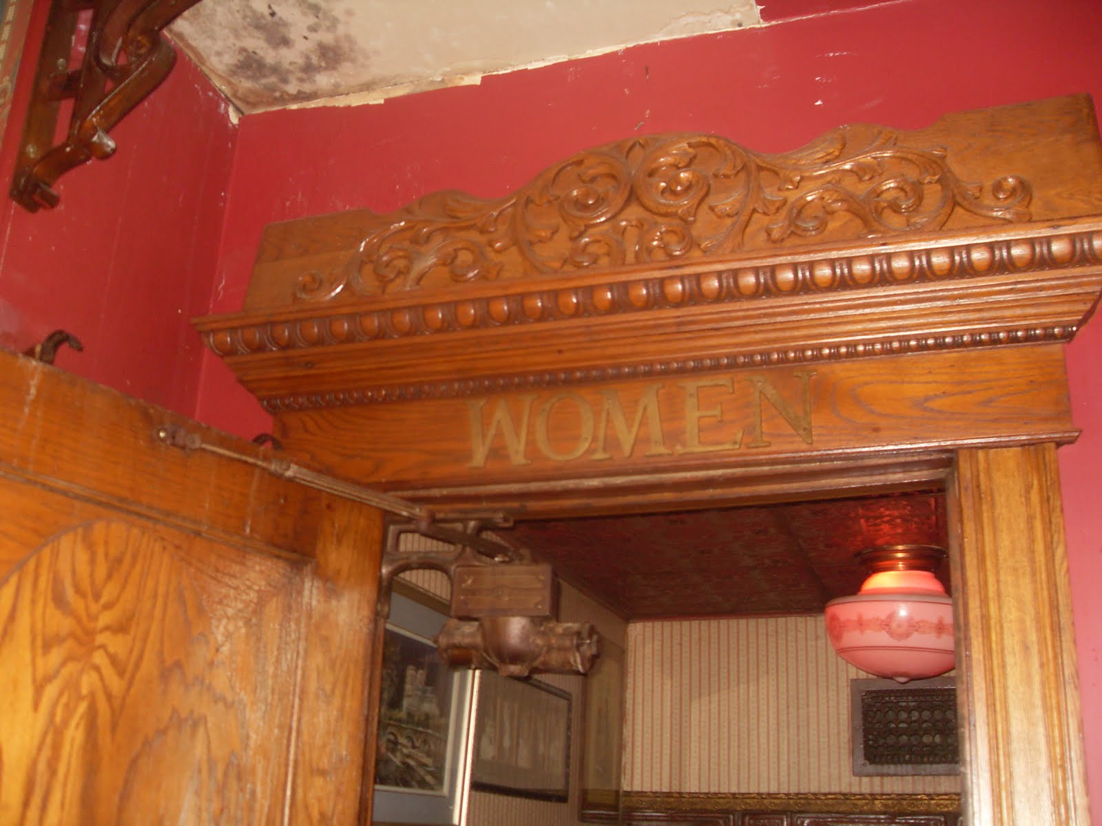 Monsters & Mobsters Shakers Cigar Bar