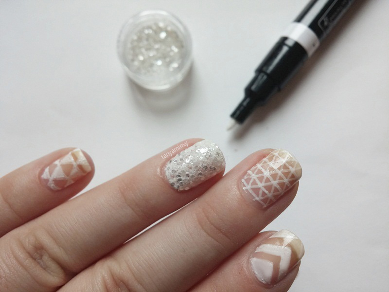 White Negative Space Glitter Manicure Nails Nail Art Design NOTD BPS Nail Art Pen