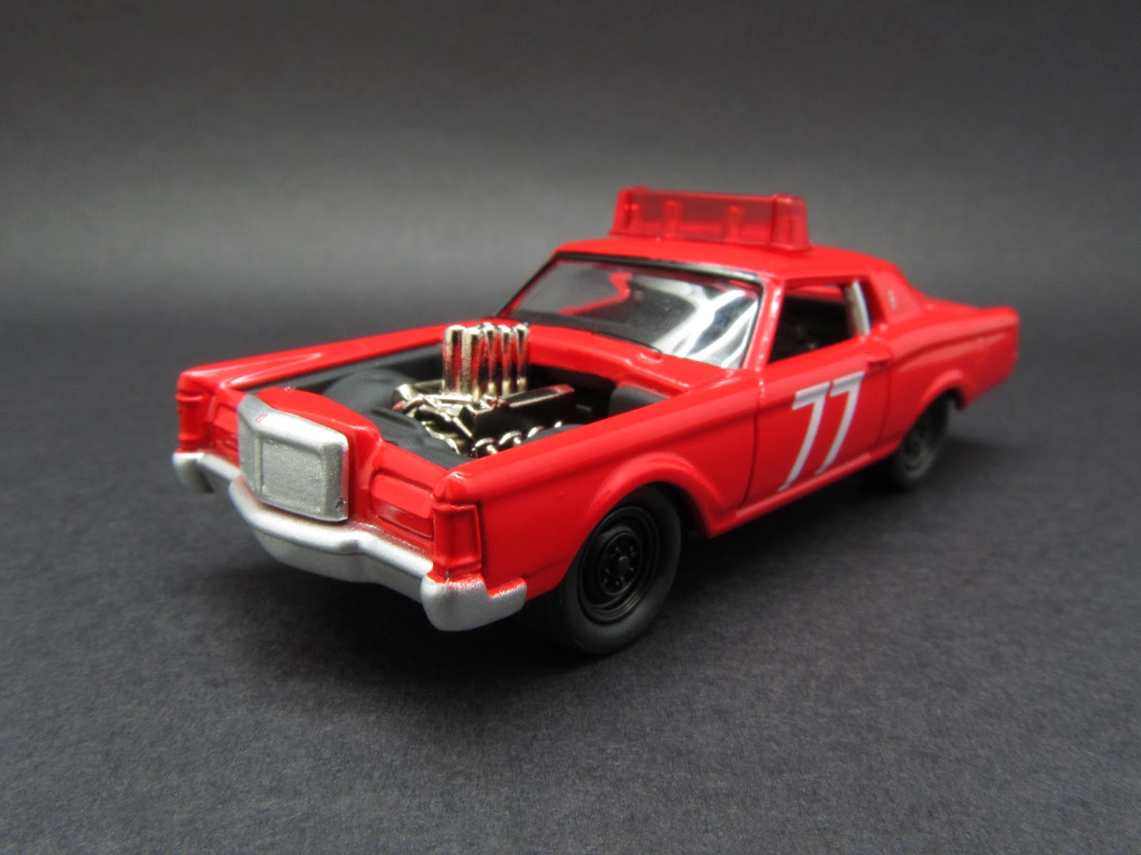 Diecast Hobbist: 1969 Lincoln Contiental Mark III Demolition Derby Car