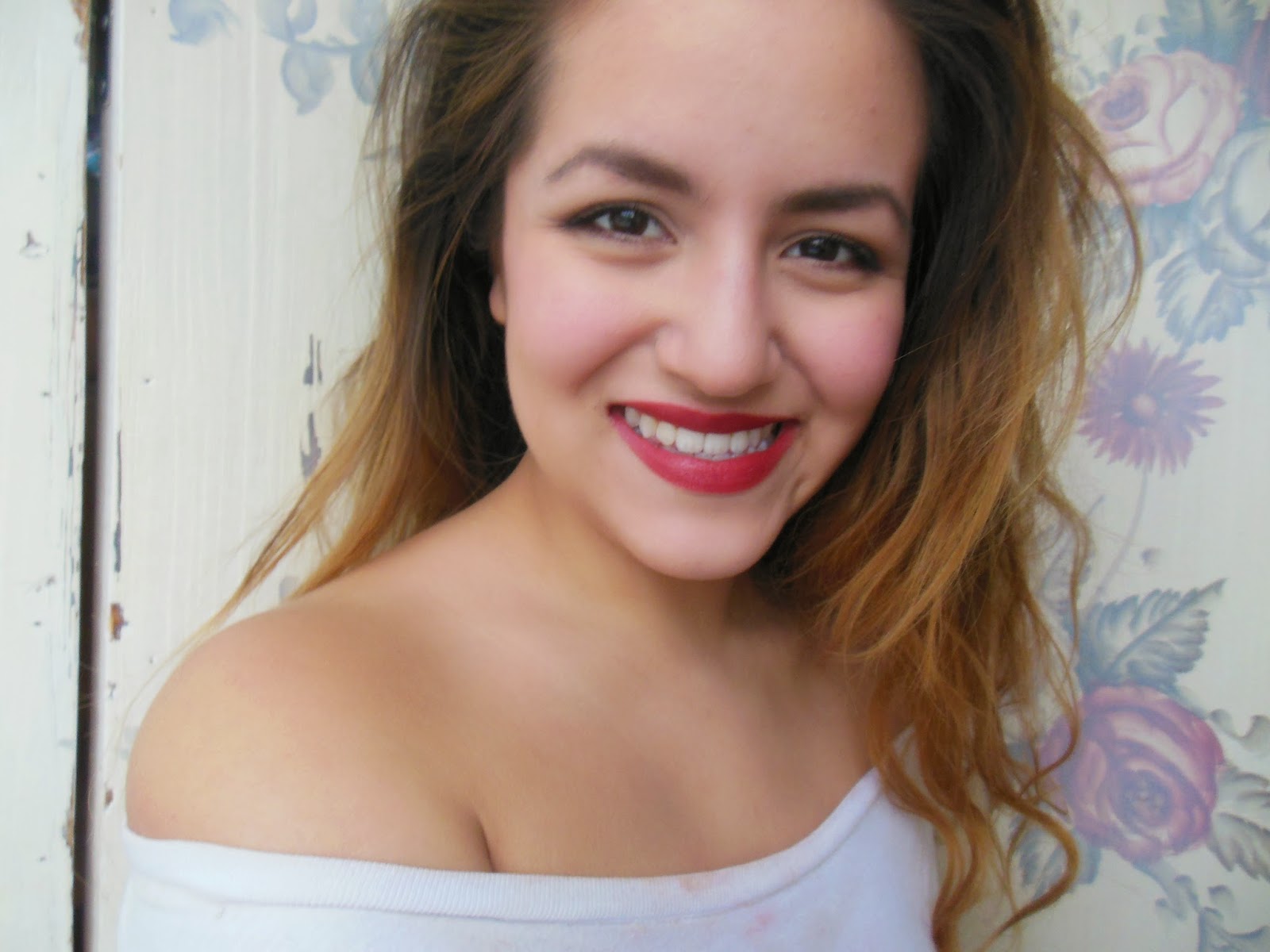 GloMinerals Lipstick Cabaret Coquette Noelle