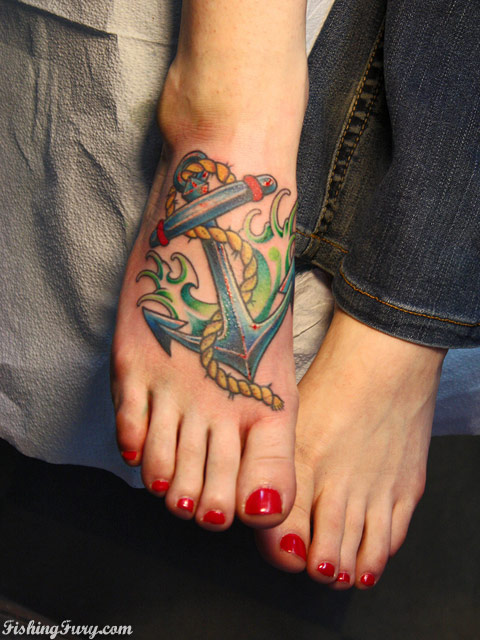 http://1.bp.blogspot.com/-v7rBjAP7KTQ/TbEqRJRqScI/AAAAAAAAAl4/t7OAOMBCgx4/s1600/anchor-tattoo-on-feet.jpg