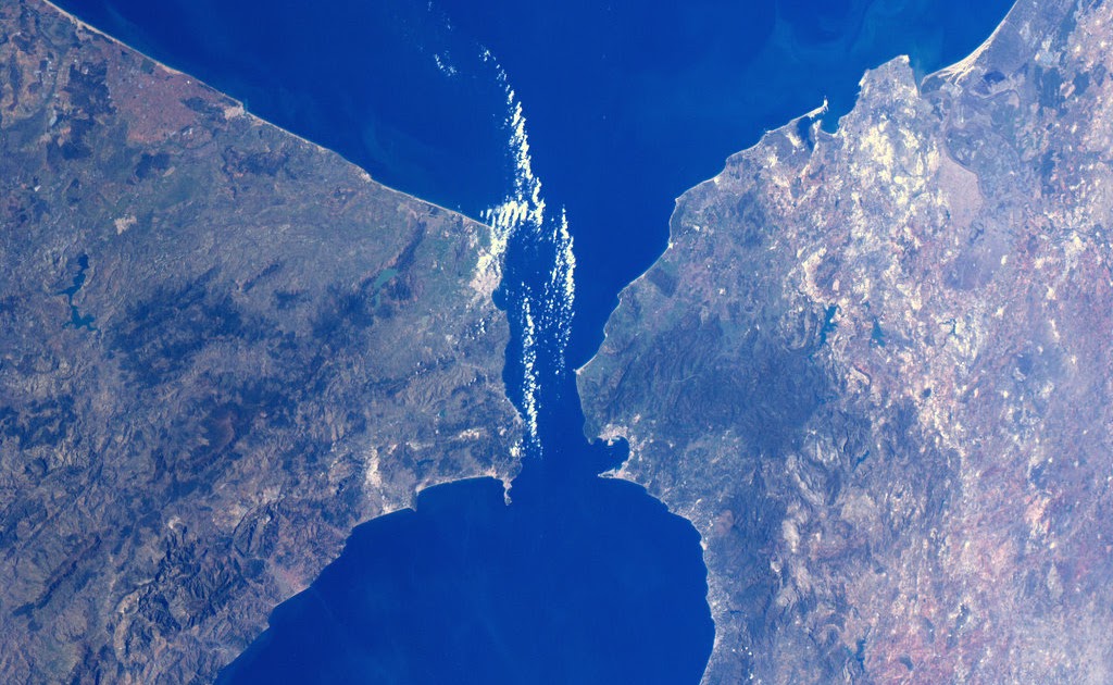ESTO ES FÍSICA! El estrecho de Gibraltar, desde la Estación Espacial