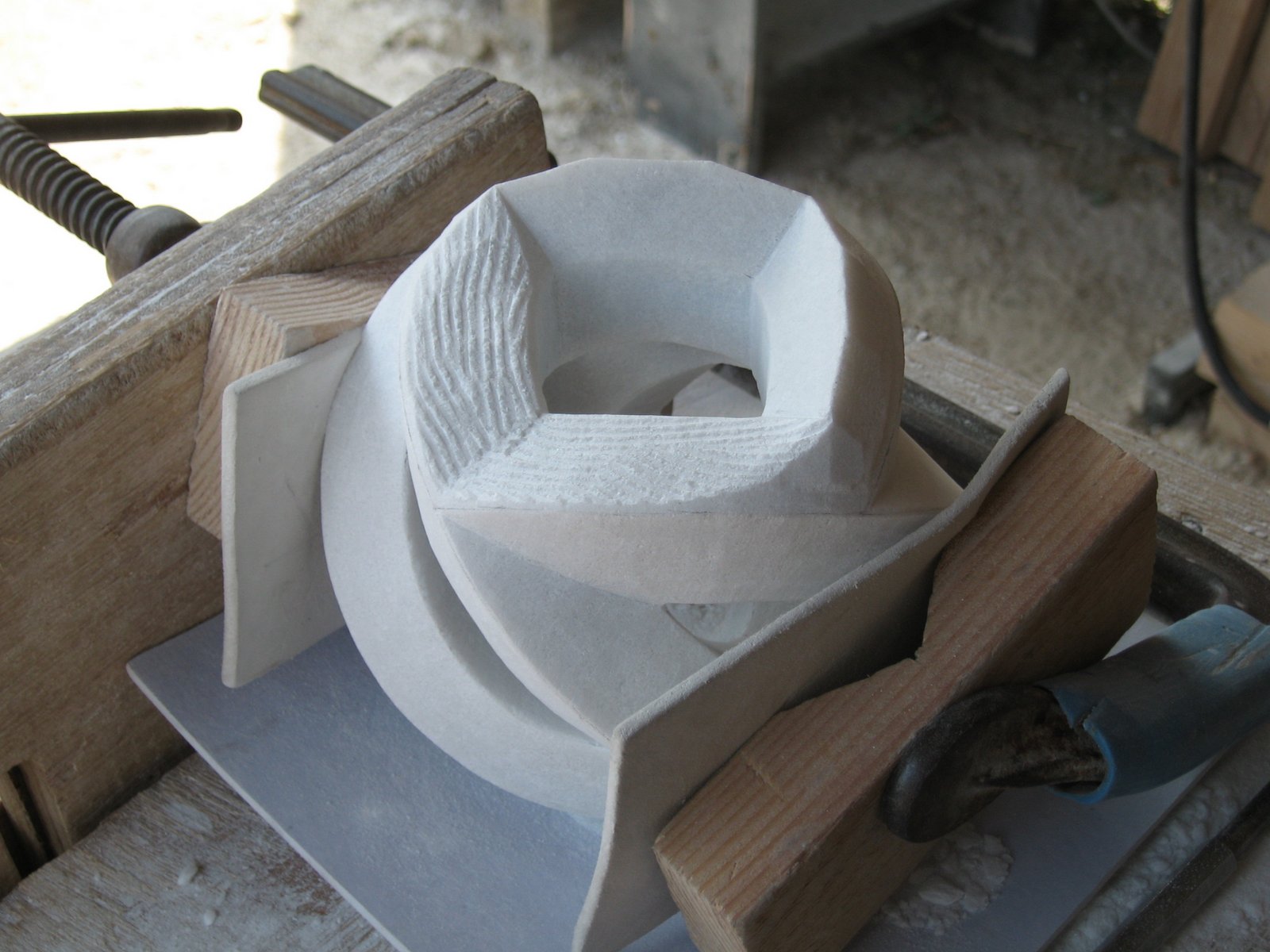 抽象彫刻と言葉 彫刻の制作過程 自転 Rotation