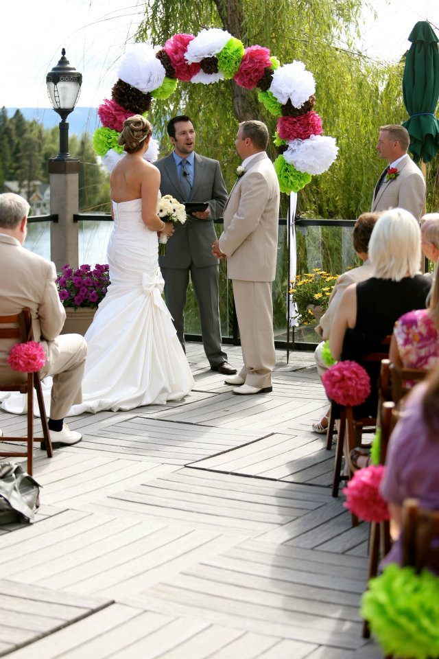 cue the confetti tissue pom pom arch // wedding