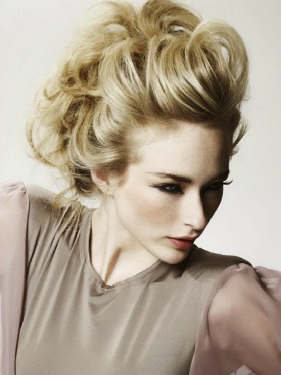 Dameskapsels Met Lok Kaart