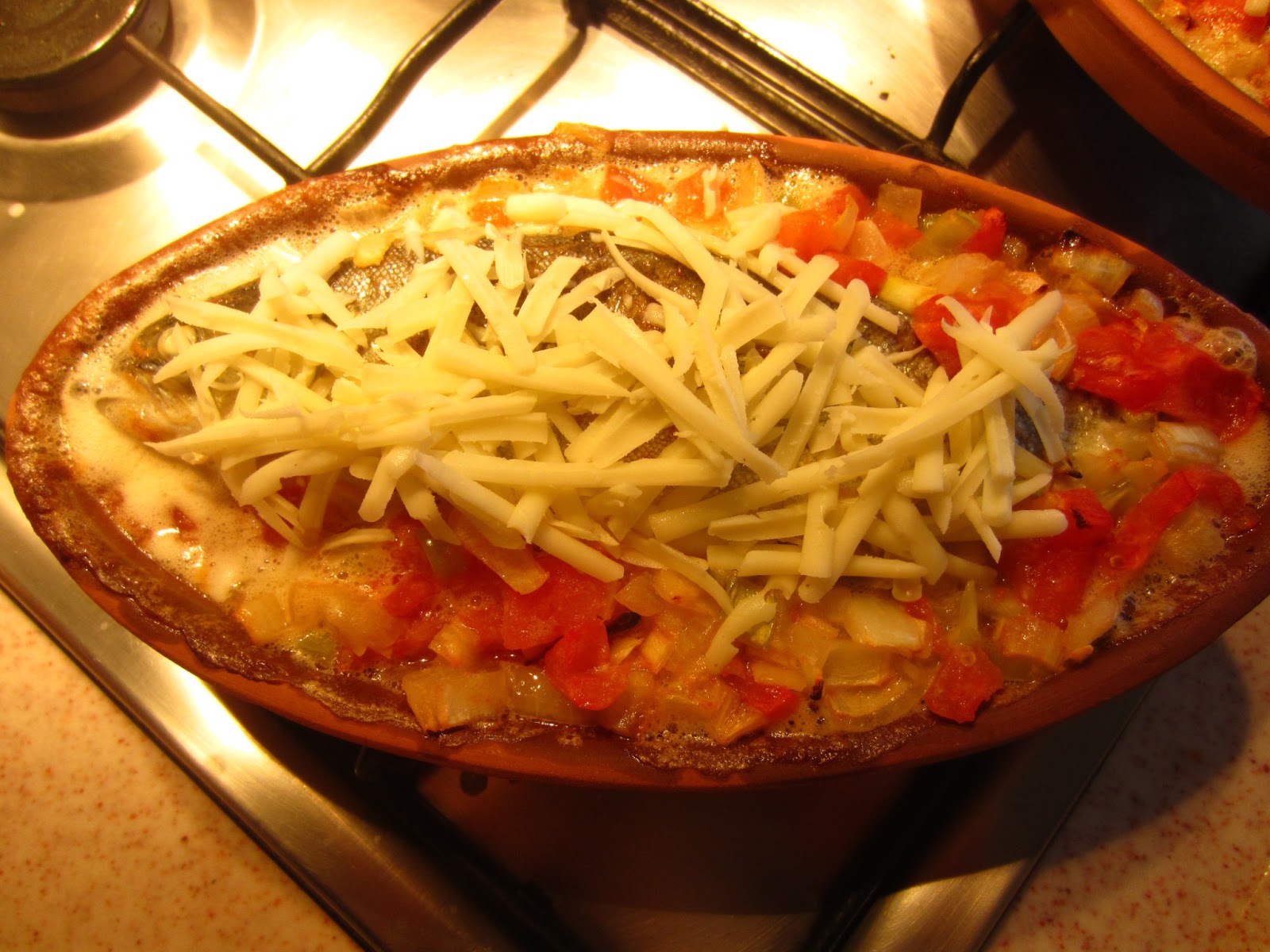 Aşk Mutfakta Pişer KİREMİTTE KAŞARLI ALABALIK