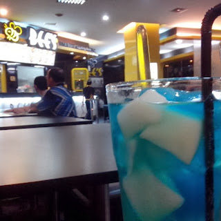 Segarnya minuman di bee's