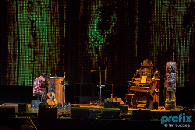 Neil Young News: PODCAST: Thrashers Wheat Radio Hour - Farm Aid 2013