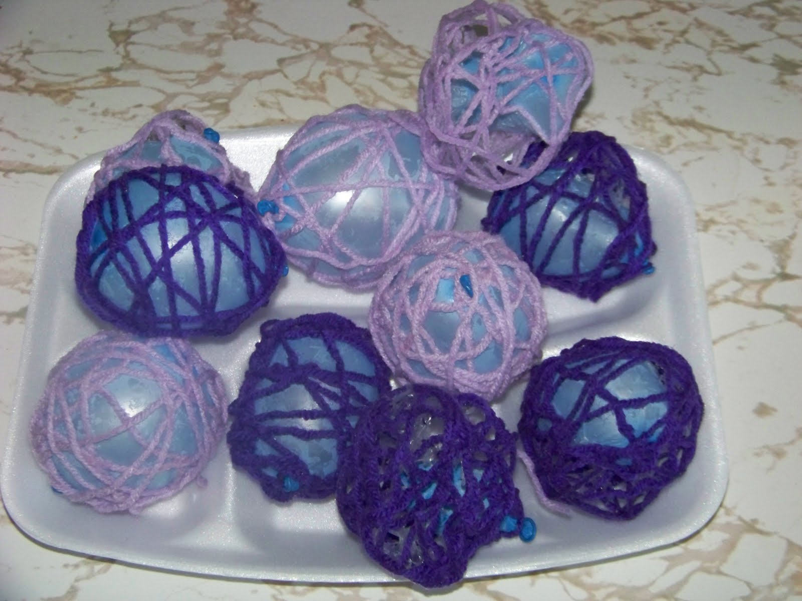 How to... make Yarn Ball Lights (Guest Post) Red Ted Art Kids Crafts