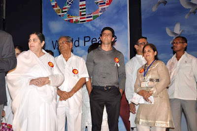 Hrithik Roshan at the launch of 'I Pledge 4 peace' project 