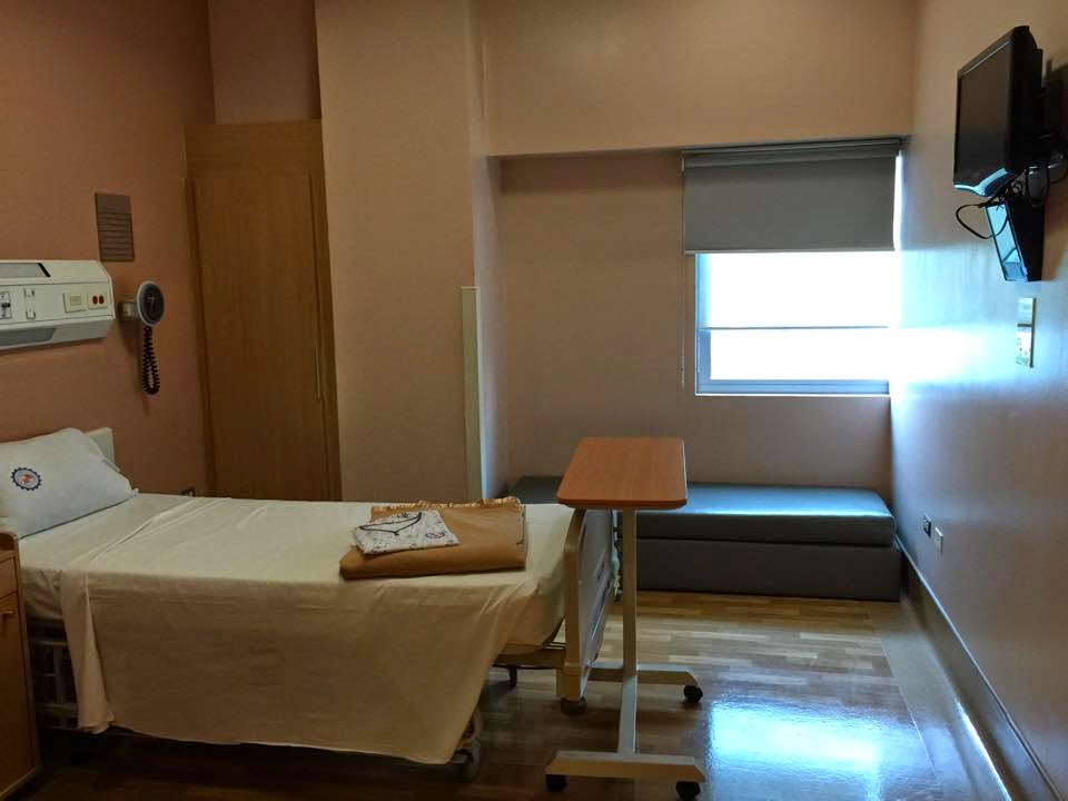 Carmelalala... St. Lukes Hospital BGC Maternity Rooms 101