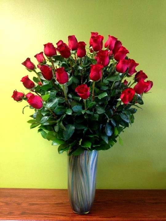Bernardo's Flowers Ecuadorian Long Stem Red Roses