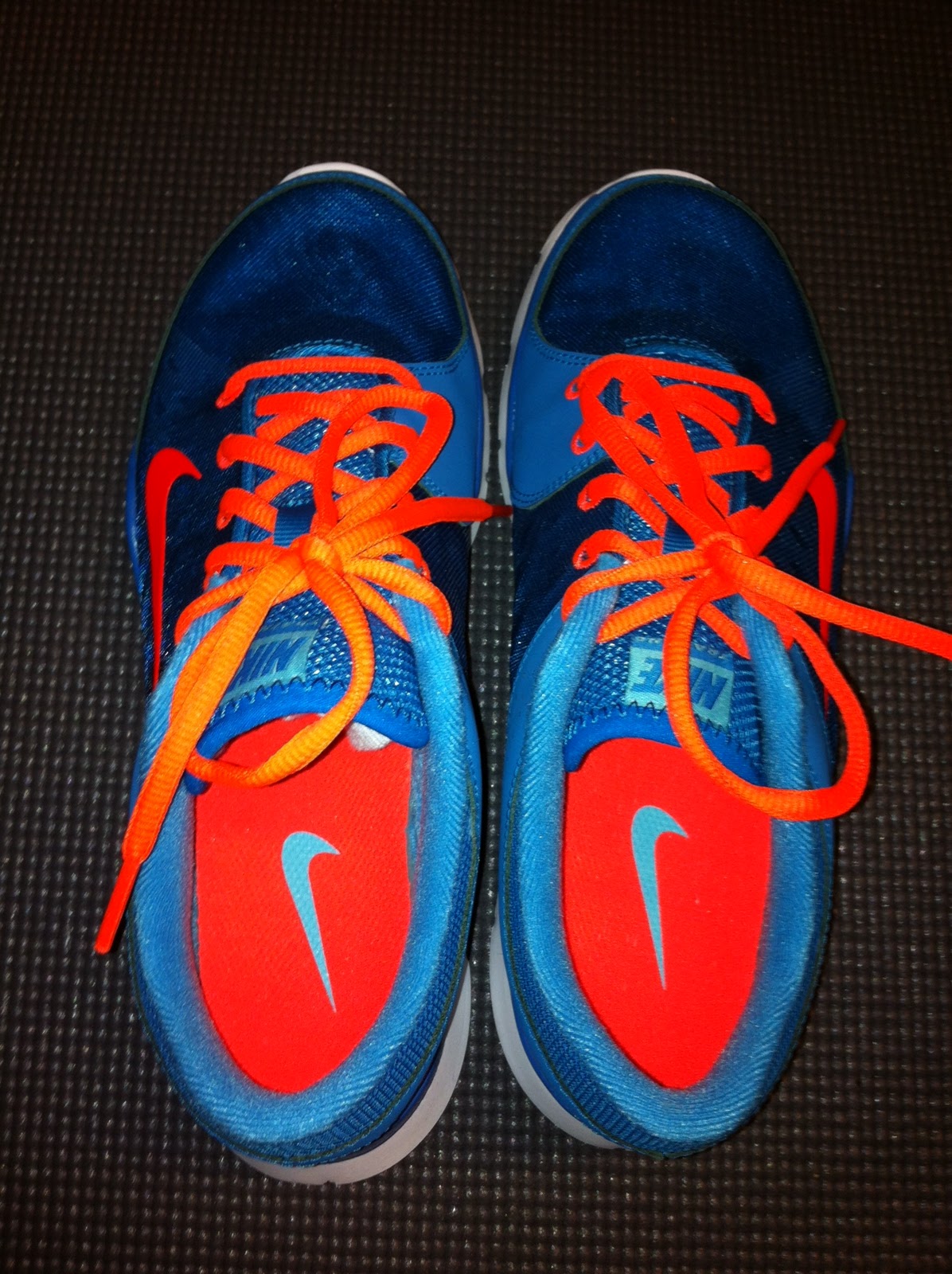 Living the Curly Life! My Insanity Shoes Nike Flex Trainer 3