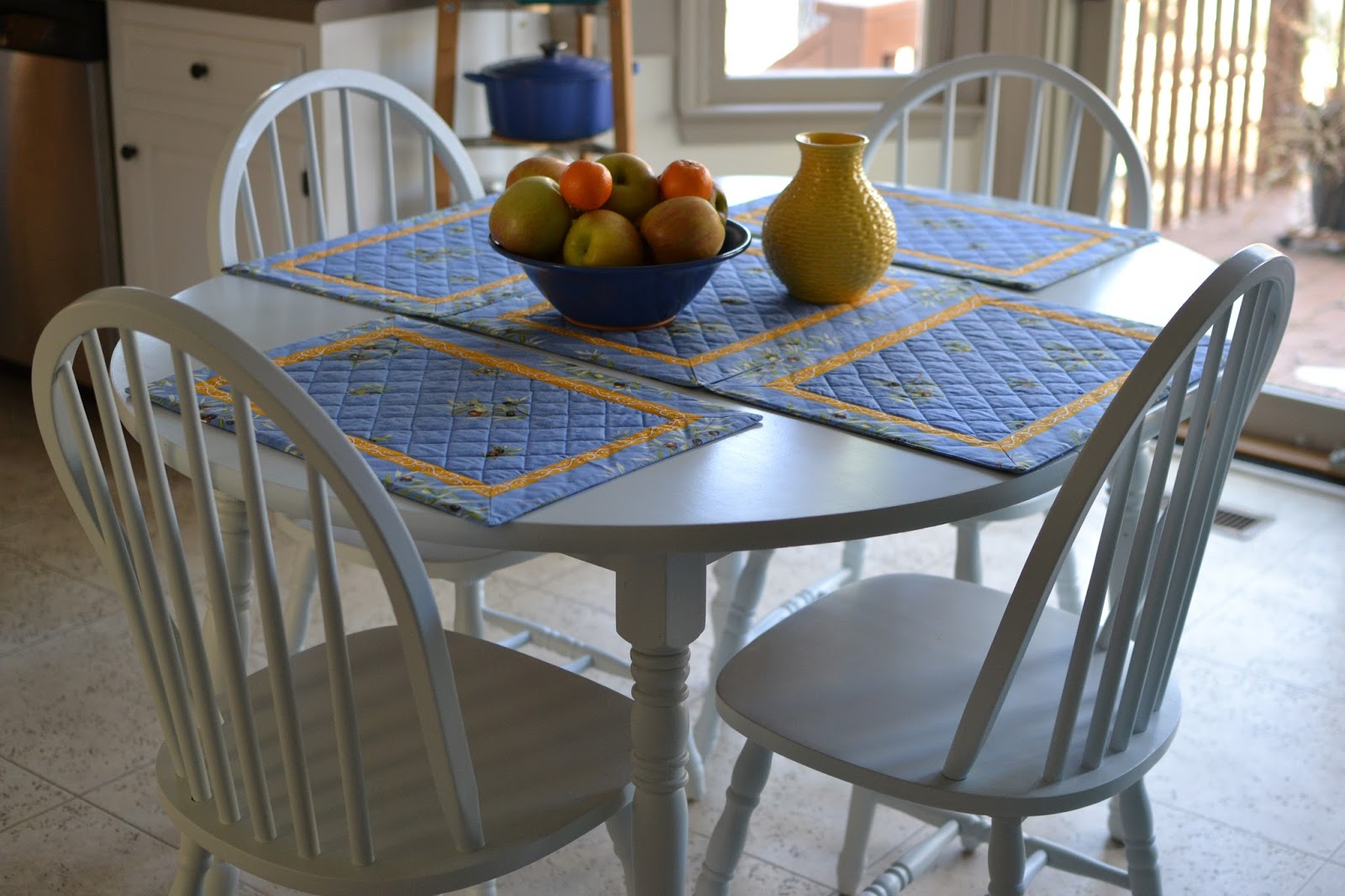 tips on painting a kitchen table